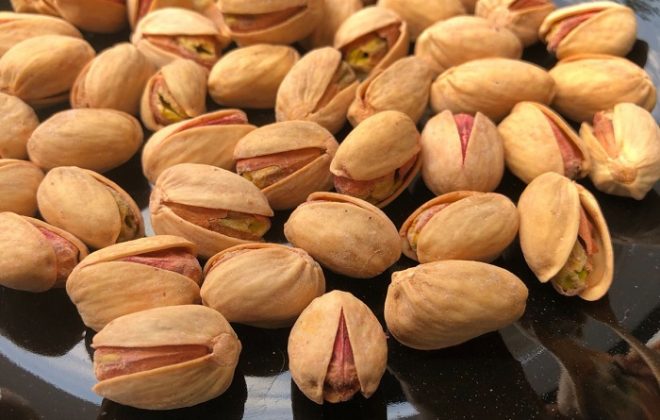 USA Salted Pistachio 开心果 (中大粒) Kacang Cerdik Bergaram - Image 5